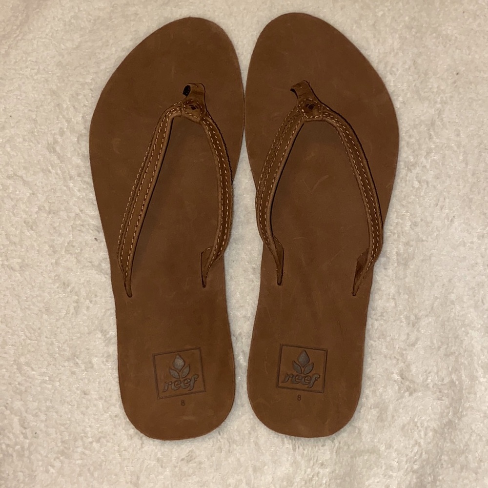 New Reef flip flops sz8